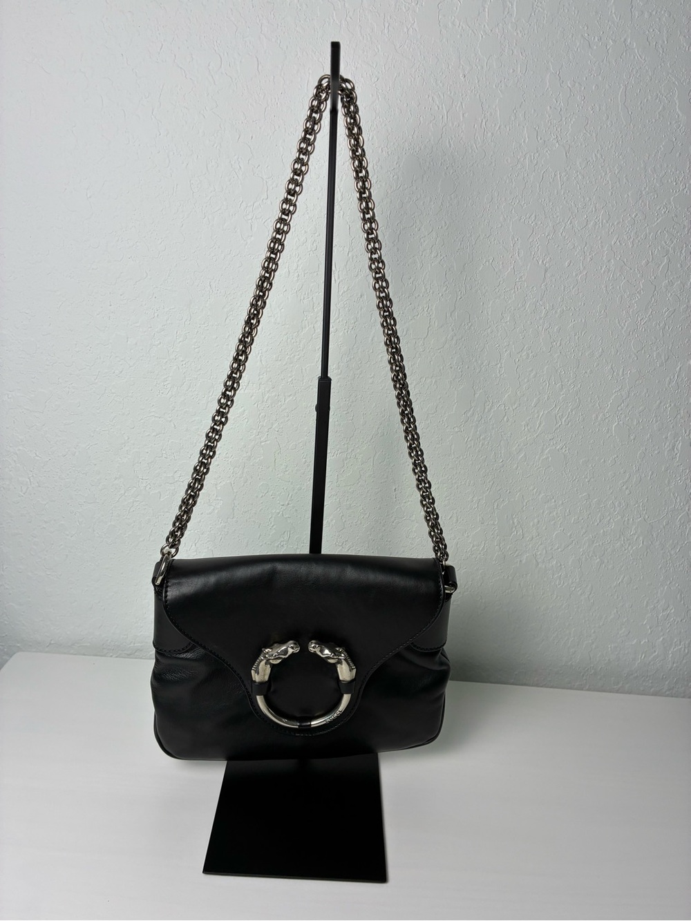 Gucci Ribot
Horse Head Flap Shoulder Bag